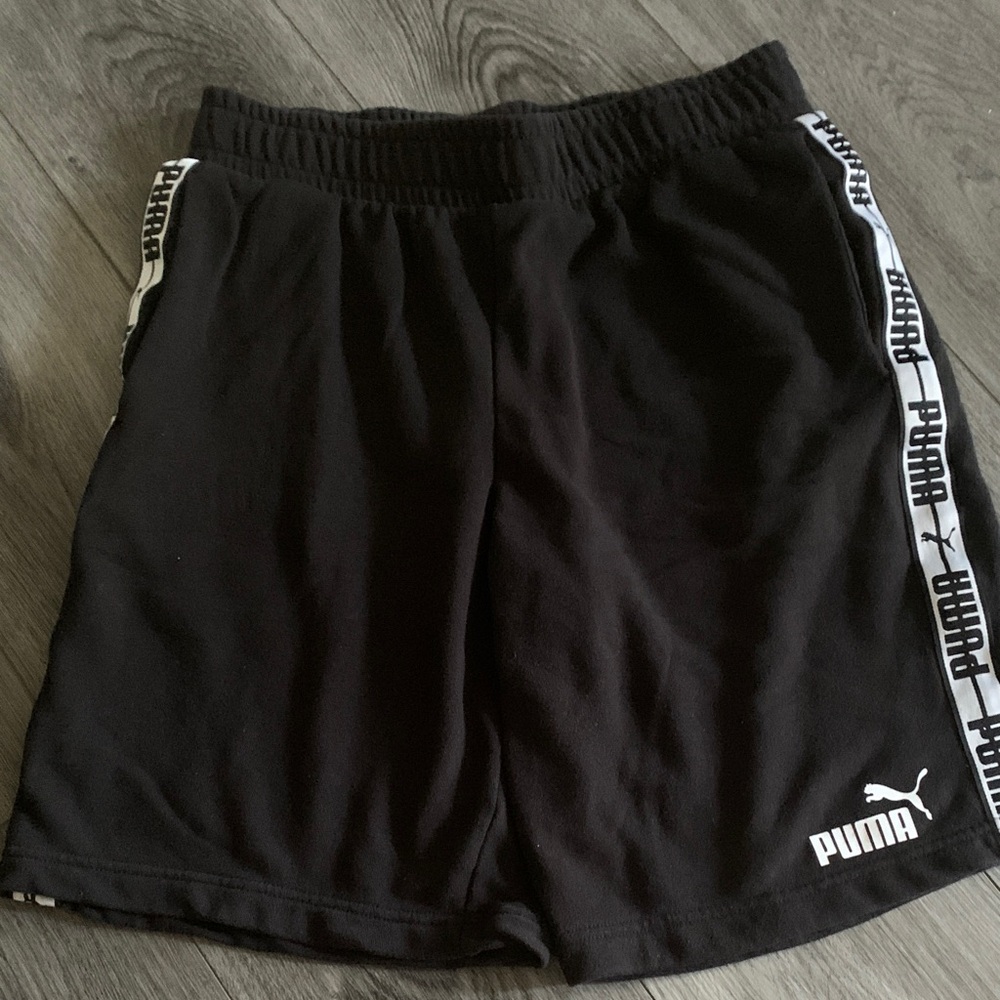 Mens puma shorts M